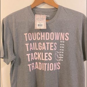 NWT Live Outside the Limits grey t-shirt w pink writing